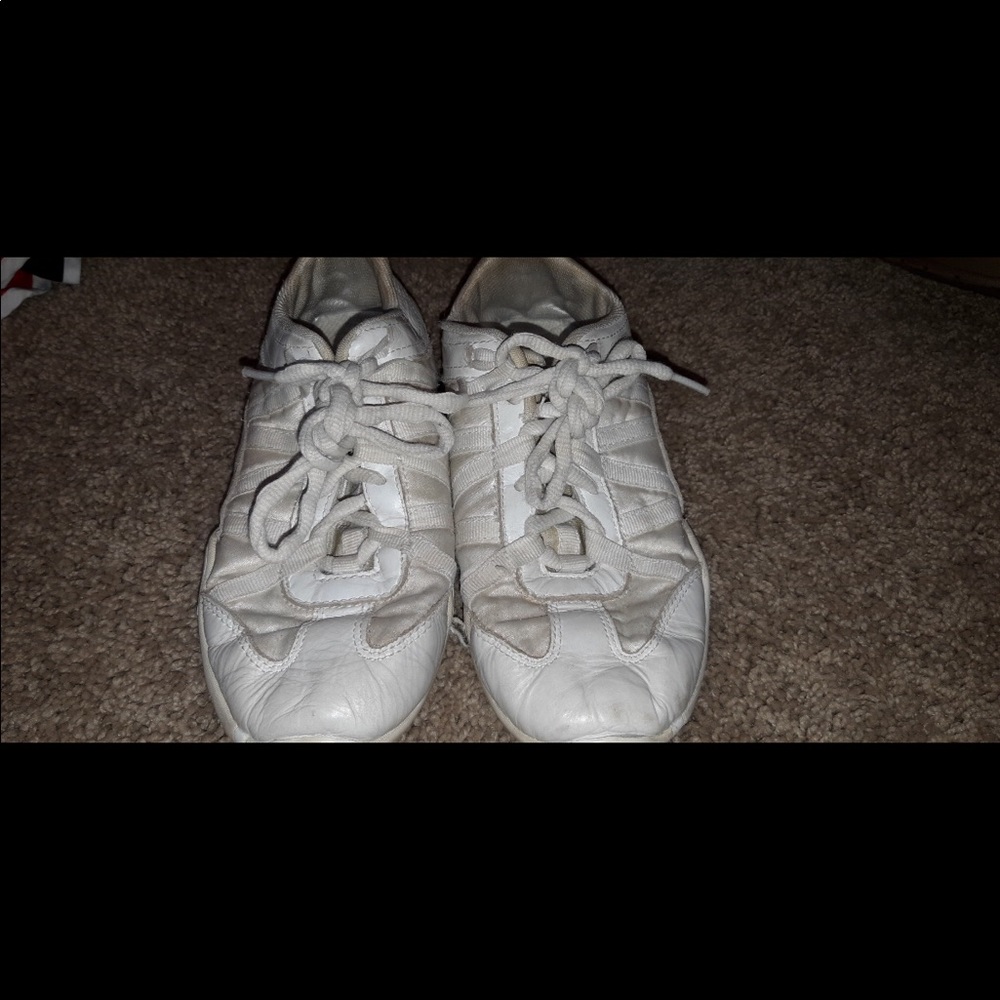 cheerleading shoes